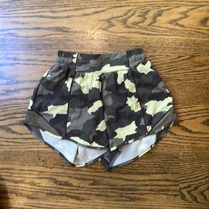 Rare Lululemon - Size Tall 0 - Hotty Hot Shorts